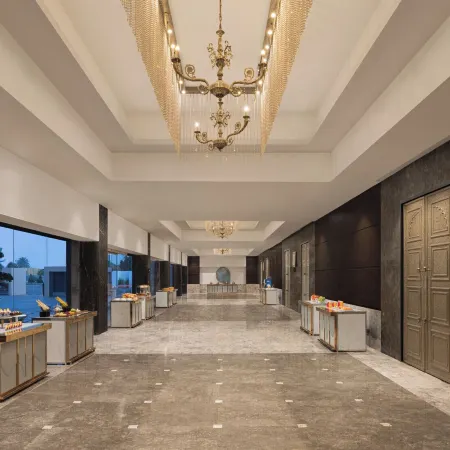 Le Meridien, Surat