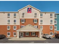 Motel 6 Suites Cincinnati Sharonville, OH - 2-Star