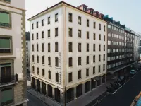 Hôtel Le Square Hotels near Downtown