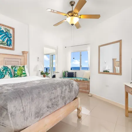 Blue Serenity Oceanfront Penthouse Tower Isle