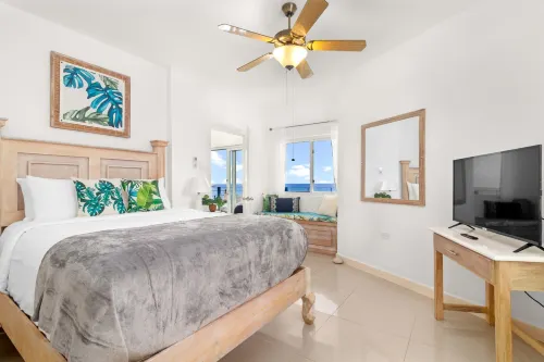 Blue Serenity Oceanfront Penthouse Tower Isle