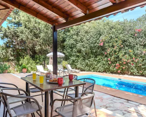 Villa Phaedra Hotels in Prines