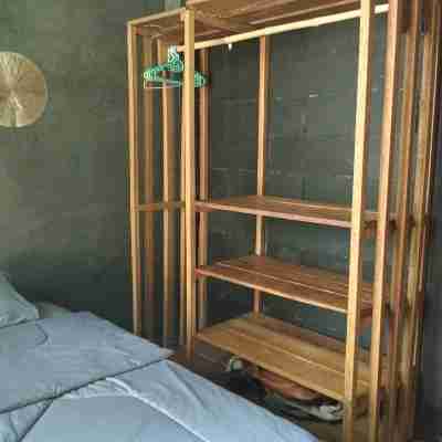Private Room Crystal Jungle House- King Bed-Private Bathroom - Roof Top Rooms