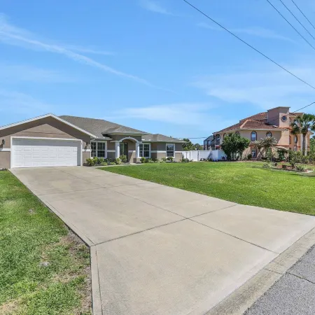 Dog-friendly Home With an 8 Minute Walk to Beach Access