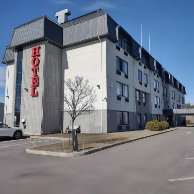 Repotel Aéroport Québec ショヴォー公園周辺のホテル