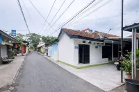 RedDoorz at M-S Wijaya Pantai Barat Pangandaran