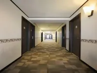 Toyoko Inn Tokushima Eki Bizan Guchi - parking