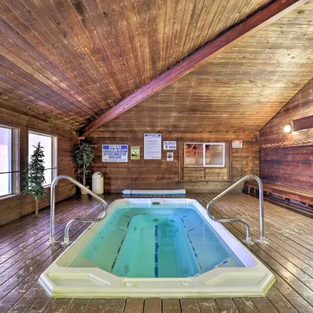 Ski-in/Ski-Out Brian Head Condo w/ Hot Tub Access!
