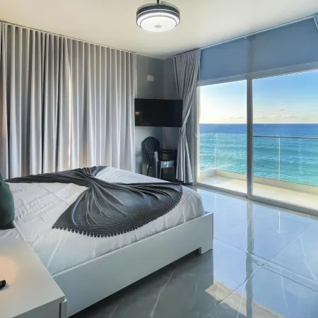 Romantic, oceanfront getaway!