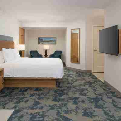 Hampton Inn & Suites Redding Rooms