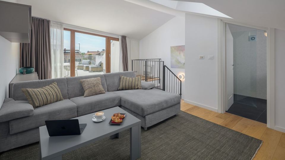 Maj Premium Residence