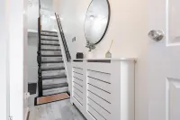 Newly Renovated 4BR House with lots of amenities