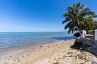 Spacious 3BR Oceanfront Retreat Paea Tahiti - 4-Star