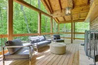 Luxury Hocking Hills Retreat w/ Indoor Sportcourt - Homestays