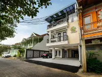 Tree Homestay Mitra RedDoorz Hotels in Sukun