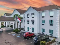 The Windstar Hotel - Emerald Isle / Swansboro Hotels in Cedar Point