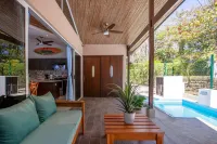 Private Pool & Tropical Style, Minutes From the Beach - Bungalow