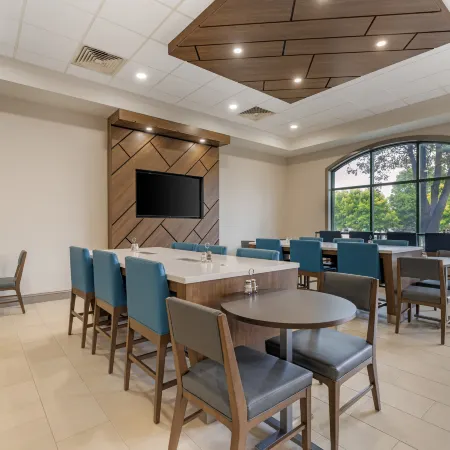 Holiday Inn Express BREEZEWOOD by IHG