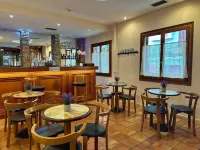 Acropole Delphi City Hotel - ที่มีบาร์