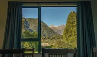 Rainforest Motel - Mountain view