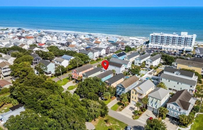 Barefoot Beach-Steps to Beach, Pool, Pet Friendly