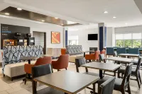 Holiday Inn Express & Suites ALTOONA-DES MOINES by IHG - petit déjeuner