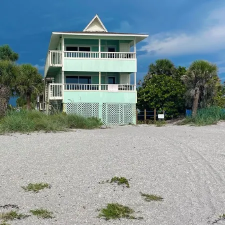 On the Beach, Oceanfront, Dog Friendly Condo with Panoramic Views of the Gulf!
