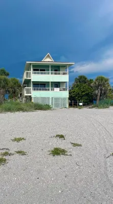 On the Beach, Oceanfront, Dog Friendly Condo with Panoramic Views of the Gulf! - 3-Star