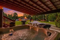 2 Bd Cabin, Hot Tub, Utk/Neyland, Smokys, 16Acres, FP, Arcade, Fishing - シャレー