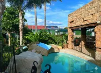 Charming Private Apartment in Roodepoort with Garden & Pool - 2 ดาว