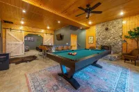 18 Hole Golf - Views For Miles - Hot Tub - Theater - 3-Star