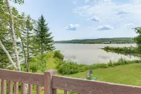 Waterfront Long Lake Retreat: Great for Families! - 3-Sterne