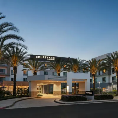 Courtyard Long Beach Airport Hotels near El Dorado Nature Center
