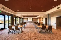 SpringHill Suites by Marriott The Dunes On Monterey Bay - parking