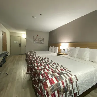 Red Roof Inn Winston-Salem โรงแรมใกล้ศูนย์การค้าเฮนส์มอลล์