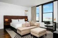 Surety Hotel, Autograph Collection - bar