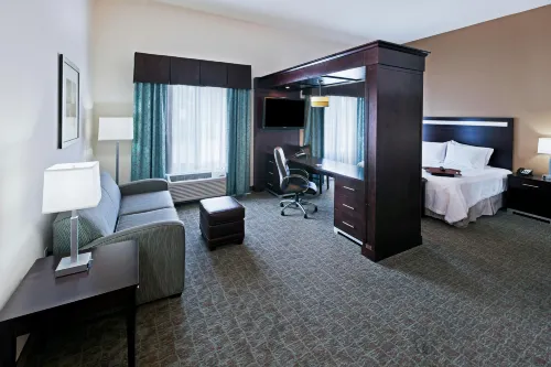 Hampton Inn & Suites Liberal - parking