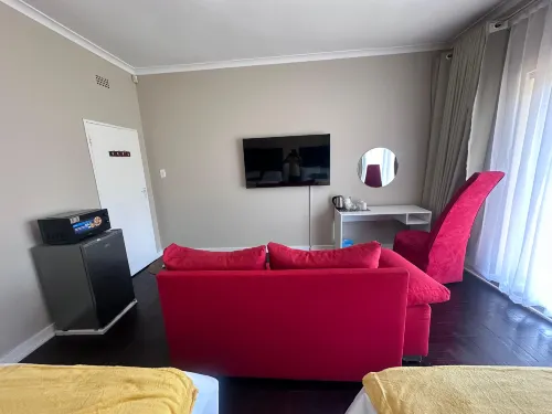 Comfortable Guest Room in Ekurhuleni with Shared Pool - 2-Star