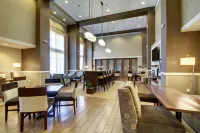 Hampton Inn & Suites Milwaukee West - Pools