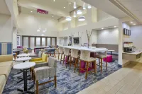 Hampton Inn & Suites Cleveland/Oakwood Village - Frühstück