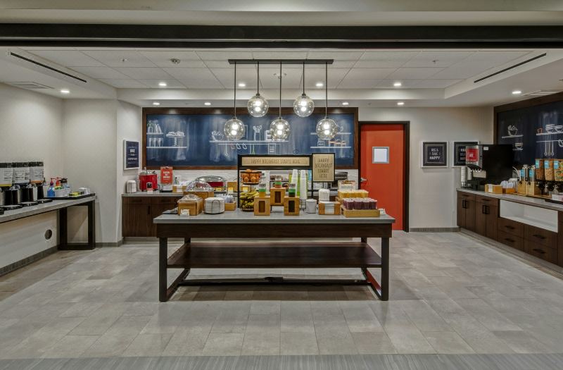 Hampton Inn Fresno Airport photo 4