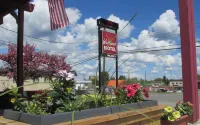Westwood Motel 100 Mile House - Motels