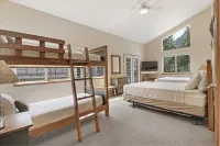 Creekside Frisco Retreat 4 Private Suites, Pool & Hot Tubs 4 Bedroom Condo - Balkon