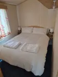 Cosy Caravan 2Br in Sandown Sleeps 4 with Free Parking - 3-Sterne