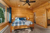 Northern Comfort Overlooking Caribou Lake- Spacious and Secluded - de charme