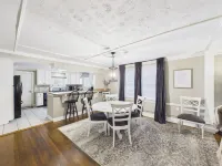 Cozy Cottage on Canton Street just steps away from nightlife, shopping and parks - WiFi
