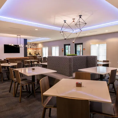La Quinta Inn & Suites by Wyndham Las Vegas Airport South