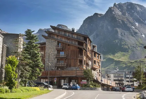 Les Suites – Maison Bouvier - parking