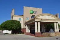 Holiday Inn Express & Suites Gainesville Hotels in Gainesville