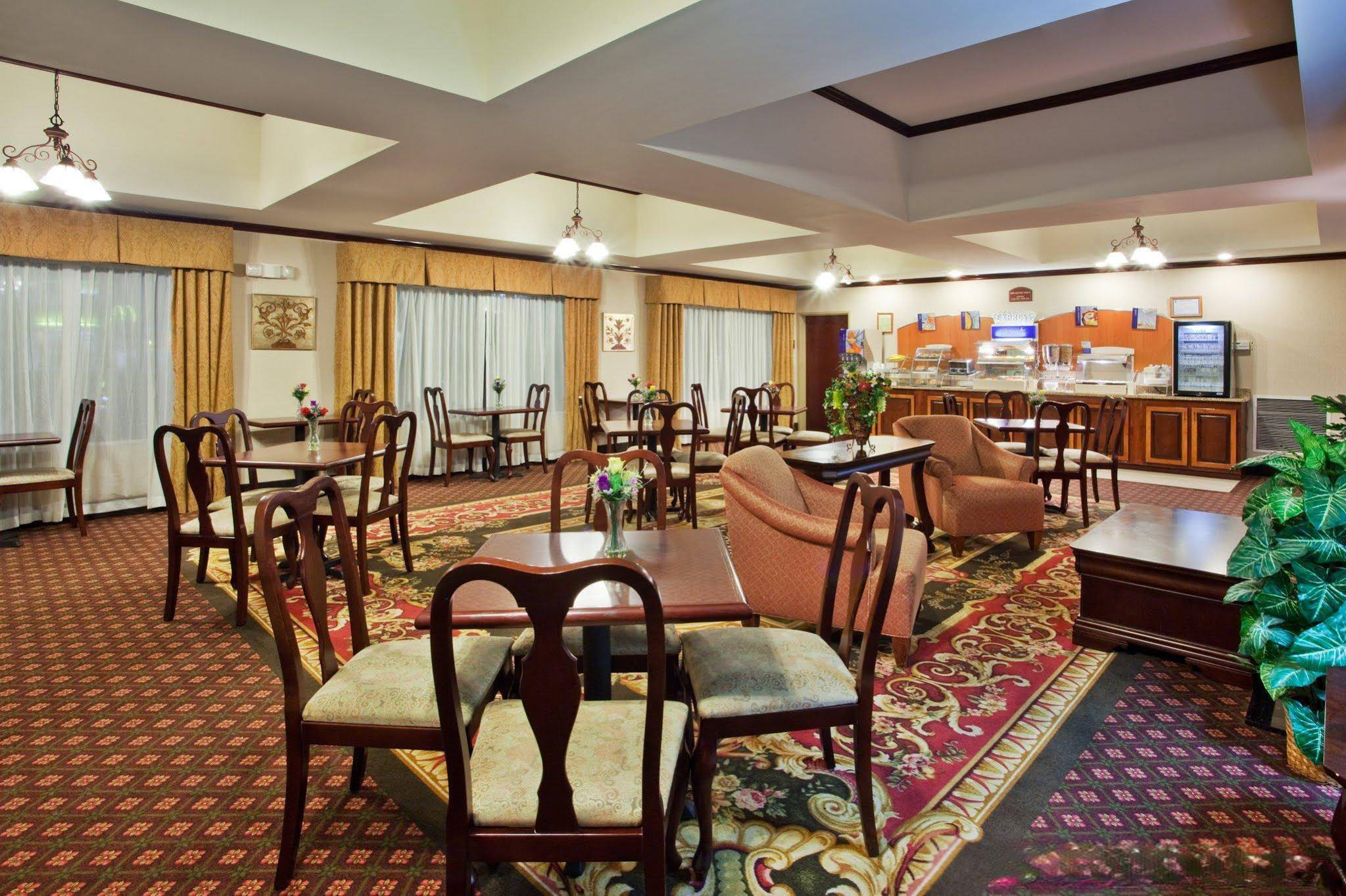 Country Inn & Suites by Radisson, Commerce, GA